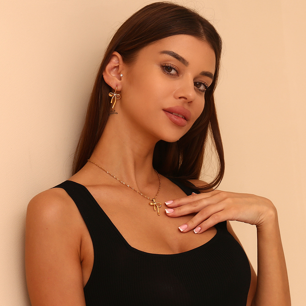 Model Show Stainless Steel Diamond Bow Jewelry