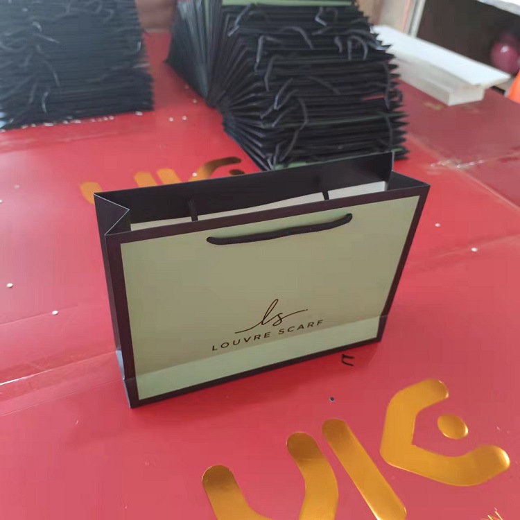 手提袋包装礼品袋礼物服装衣服女装印logo围巾丝巾纸袋跨境专供