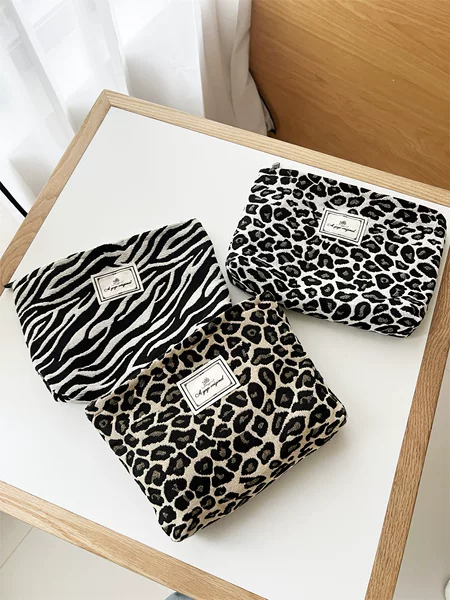 Amazon Cross-border Leopard Print Cosmetic Bag Thickened Storage Wash and Travel Convenient Hand-held Cosmetic Bag