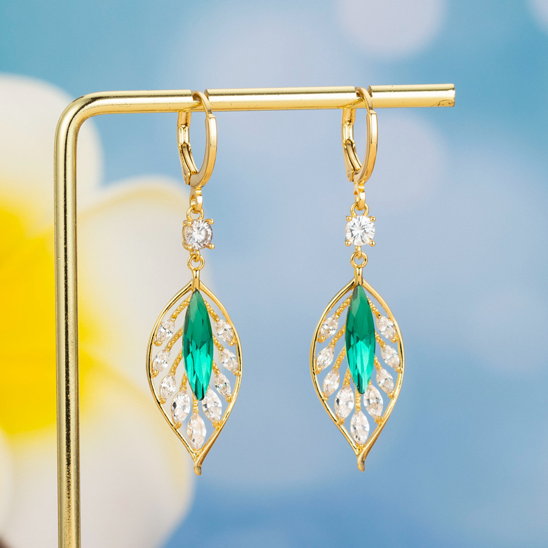 Fashionable universal green earrings with zircon