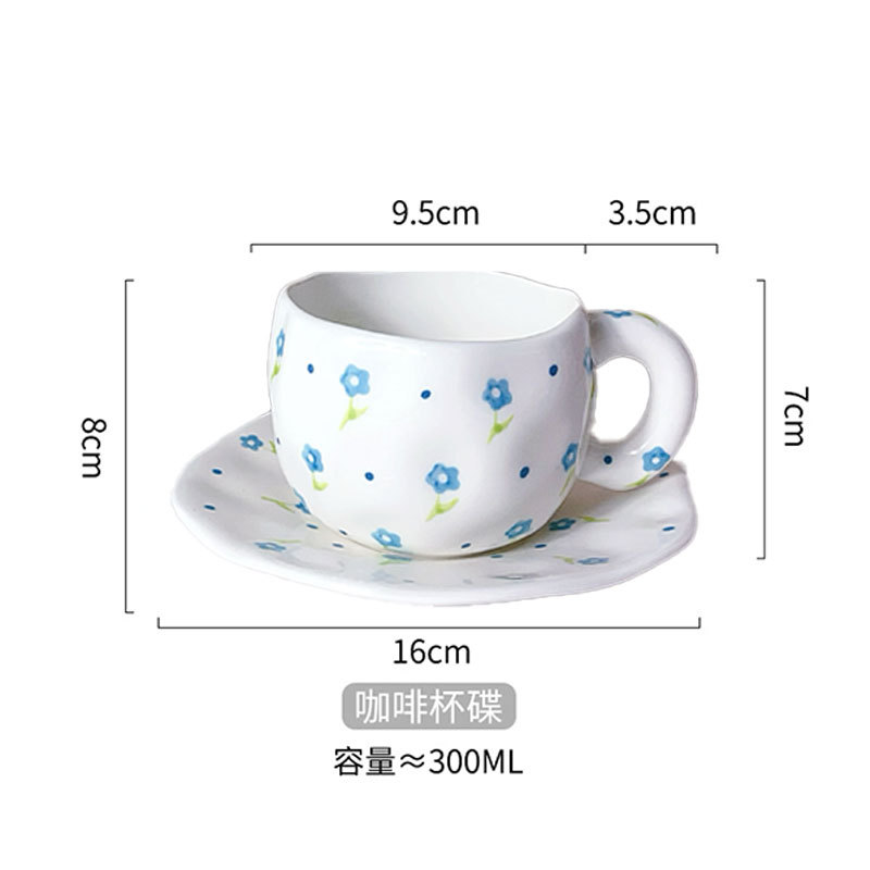 Little Blue Flower - Hand-pinching coffee cup and plate