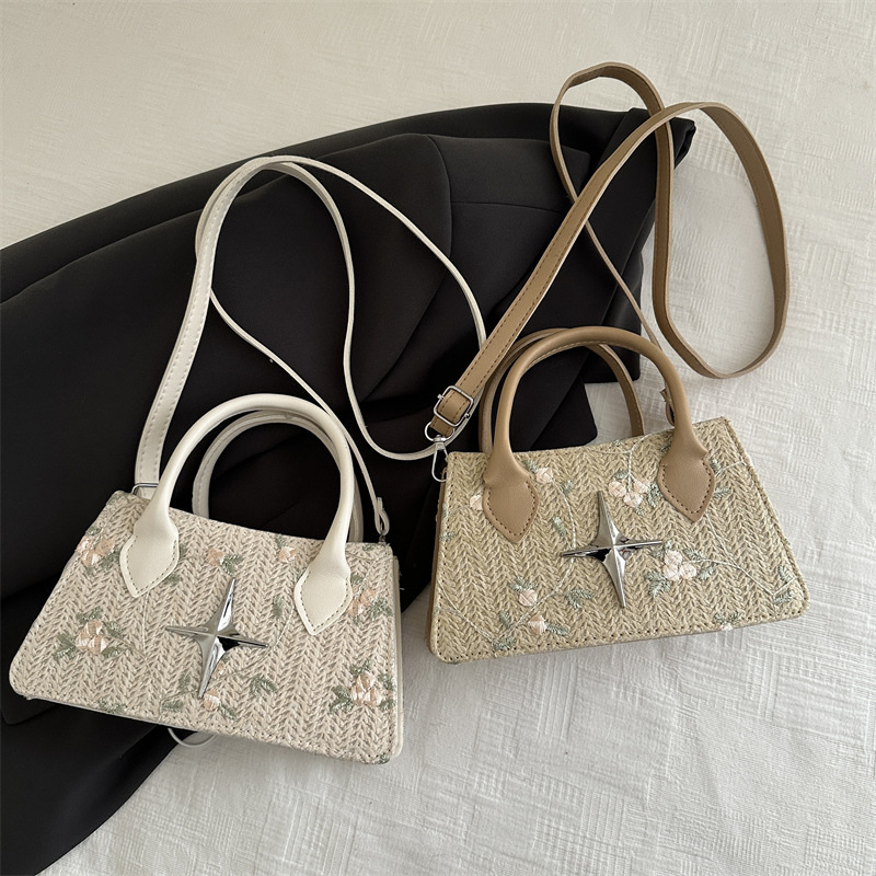 Bolsas de paja de moda populares bolsas de nicho 2025 nuevas bolsas de mujer flores bordadas bolsas de hombro dulces mochilas