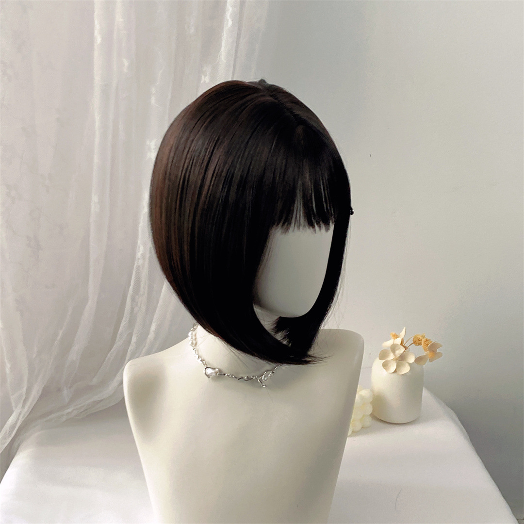Proveedor de pelucas, peluca de cabello corto y liso estilo bobo para mujer, color blanco hinchado, fibra sintética, fabricante de tocados, venta al por mayor, compatible con ventas transfronterizas
