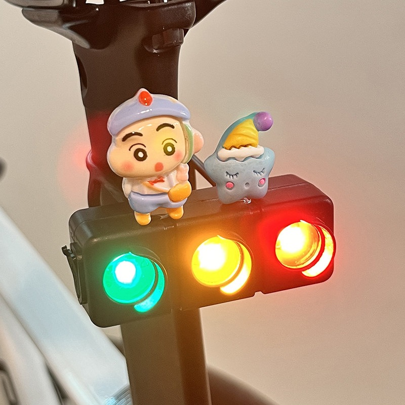 Suitable for bicycle riding tail lights, rechargeable, cute crayon elephant design, road and mountain bike warning light, flashing single light