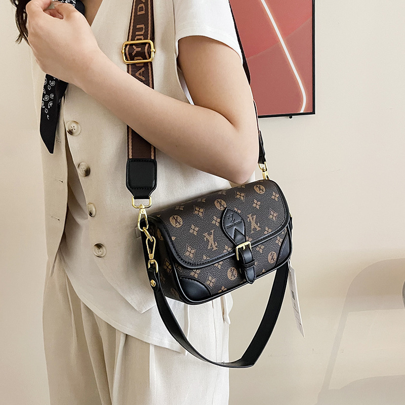 Bolso de alta calidad con textura 2025 verano nuevo bolso femenino retro color contraste bolso de hombro letra ancho bandolera