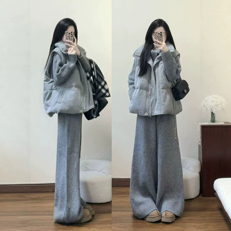 Korean-style three-piece set: a warm, relaxed, and comfortable sleeveless puffer vest, a cardigan sweater, and wide-leg pants for women, perfect for autumn and winter Korean-style three-piece set: a warm, relaxed, and comfortable sleeveless puffer vest, a cardigan sweater, and wide-leg pants for women, perfect for autumn and winter