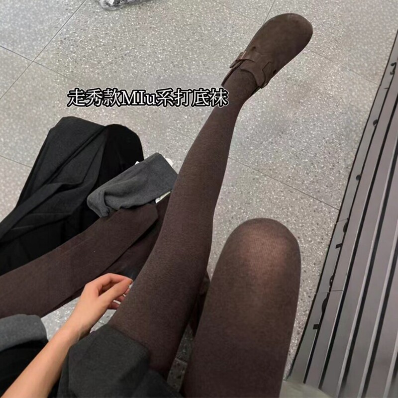 Slightly Sheer Coffee-Colored Pantyhose, Fashionable Thin Sheer Wool Leggings for Spring and Autumn, Fleece-Lined Warm Brown Plain Pantyhose for Autumn and Winter Slightly Sheer Coffee-Colored Pantyhose, Fashionable Thin Sheer Wool Leggings for Spring and Autumn, Fleece-Lined Warm Brown Plain Pantyhose for Autumn and Winter