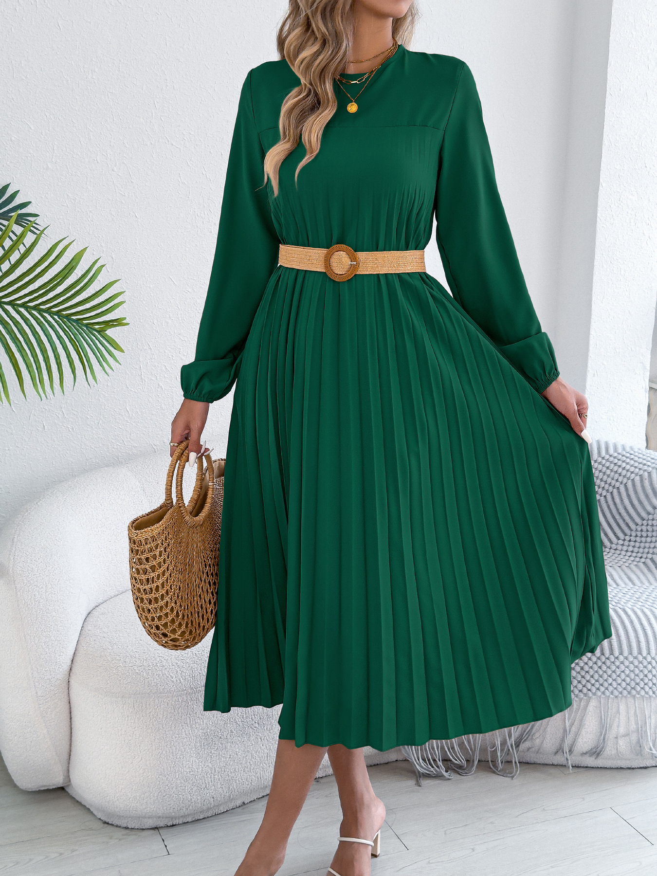 Casual Solid Color Long Sleeved Pocket Pleated Dress For Women. No Necklaces, Belts, Or Other Accessories_ecoleips.com