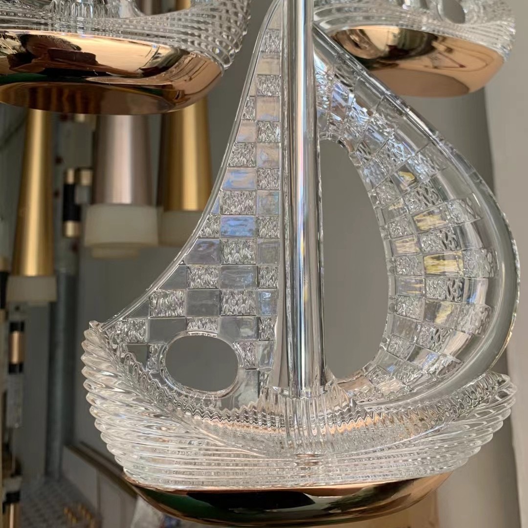 Lámpara de escalera simple y creativa nueva casa de estilo chino complejo villa hueca sala de estar giratoria vacía una vela a la luz de la vela