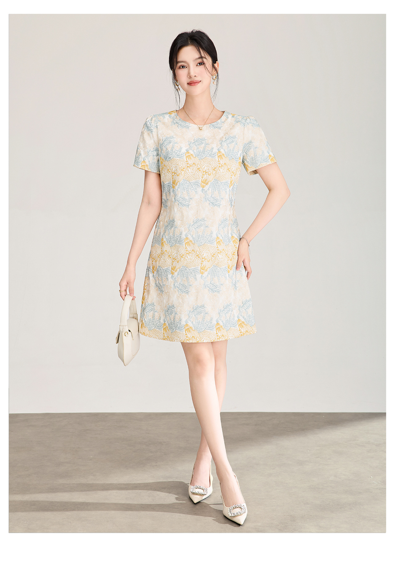 Đầm suông nữ midi dệt satin thêu jacquard tay ngắn — xanh lam chi tiết 11