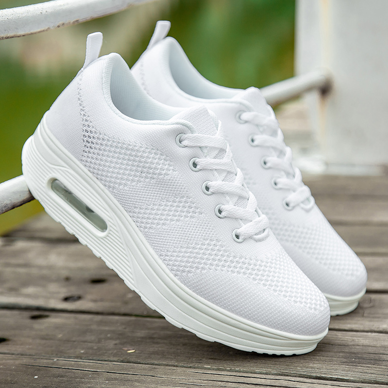 2026 primavera y otoño nuevos zapatos deportivos casuales de malla transpirables coreanos zapatos de rotación de suela gruesa zapatos de mujer zapatos de cojín de aire