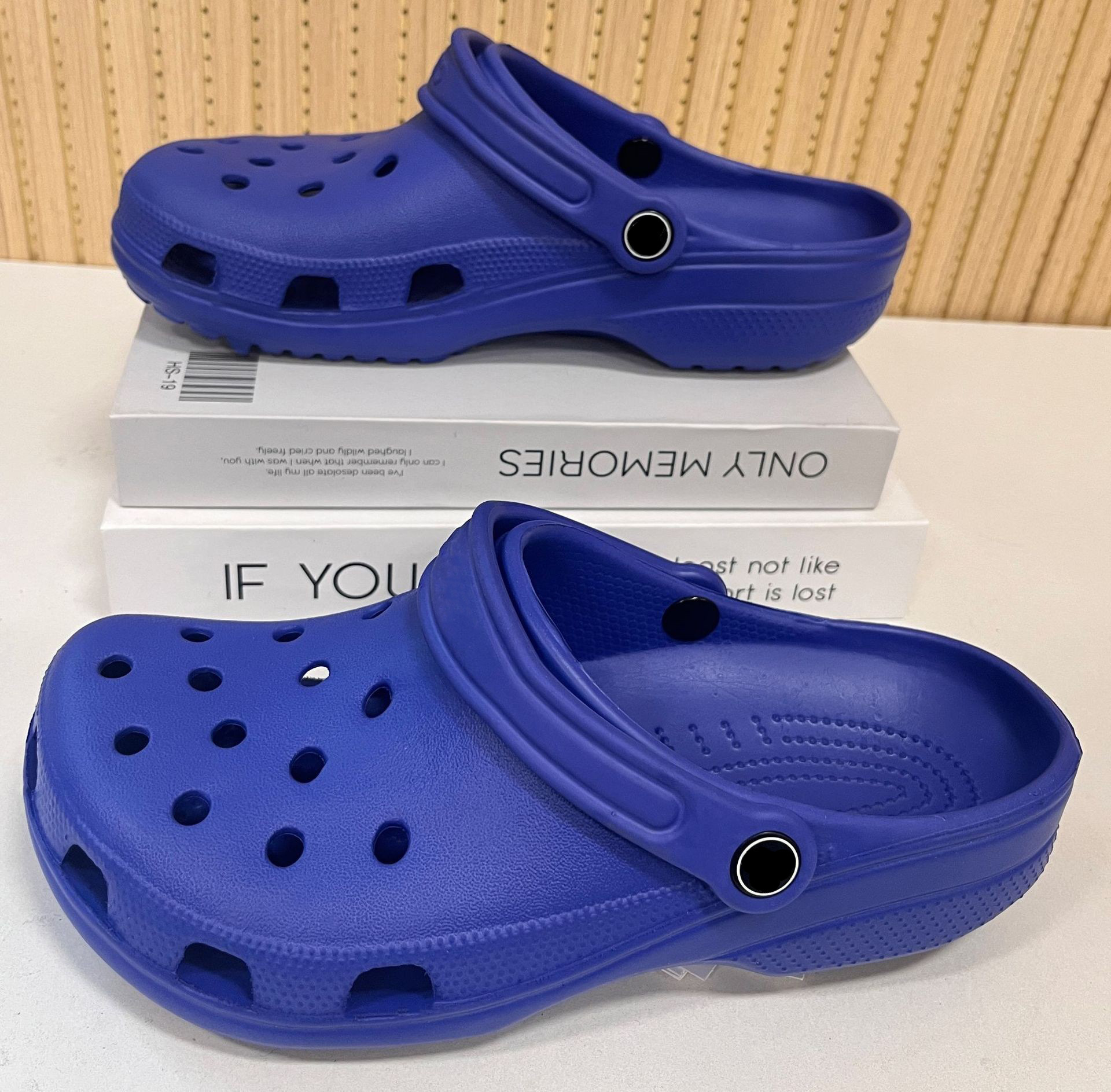 Marked star [royal blue]