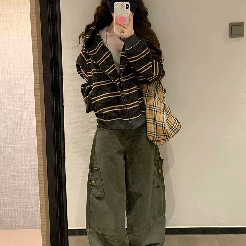 2026 Autumn Korean-style Hooded Zipper Cardigan Knit Women's Elegant Commute Soft Solid Color Long Sleeve for Daily Wear