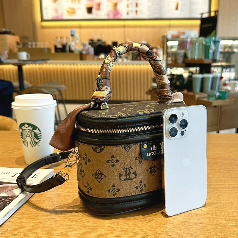 Box bag (LV‑style) 2025, mini top‑handle, detachable shoulder strap, felt inner