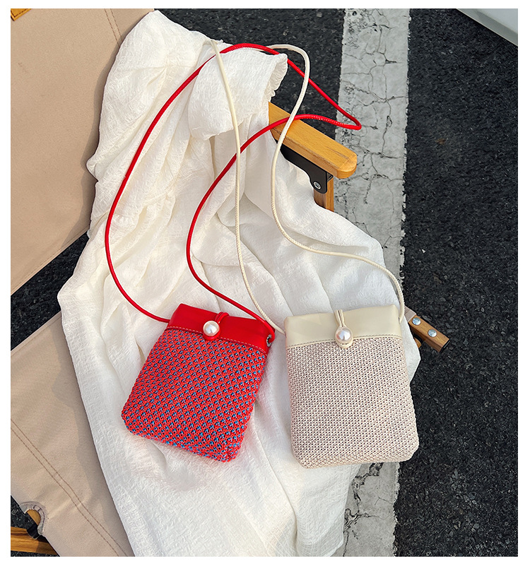 Retro patchwork woven mobile phone bag for women 2025 new summer fashion commuting single-shoulder crossbody pearl bucket bag full figure