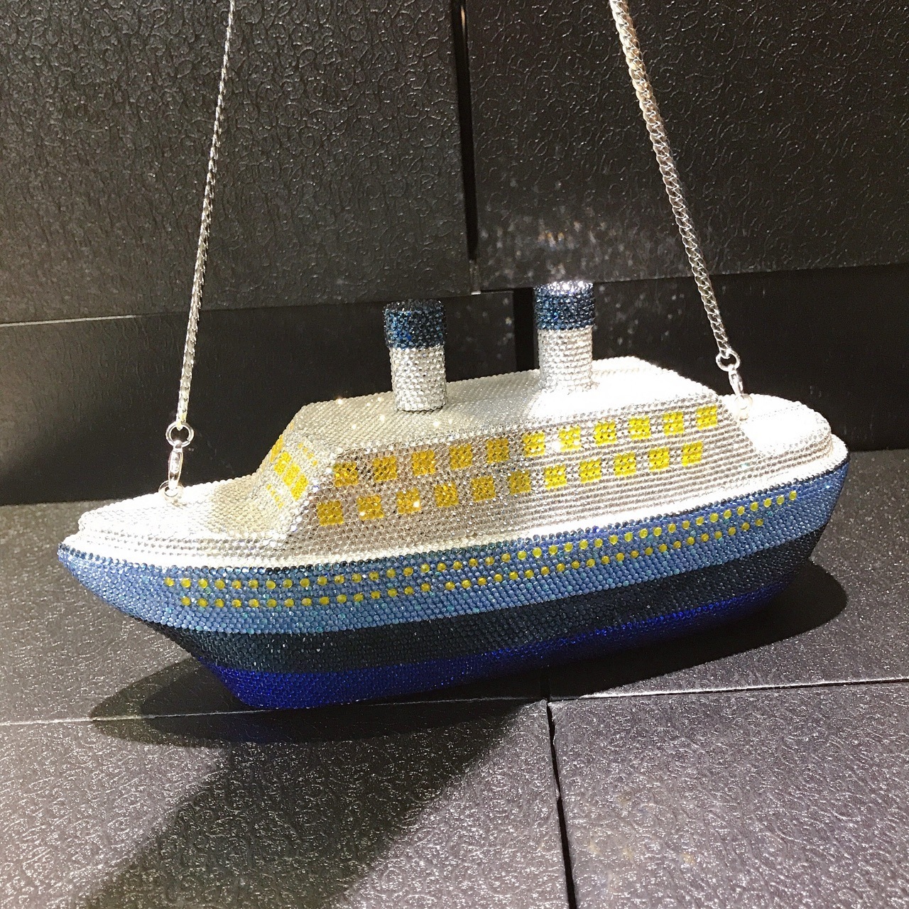 Fuente transfronteriza de cruceros estilo paquete de banquete de diamantes paquete de cristal de diamantes paquete de banquete personalidad bolso de mano de mujer