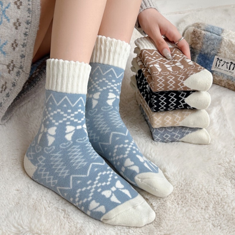 Women's autumn and winter terry warm mid-calf socks, thickened cold-resistant foot-warming floor socks, versatile ethnic-style thermal socks
