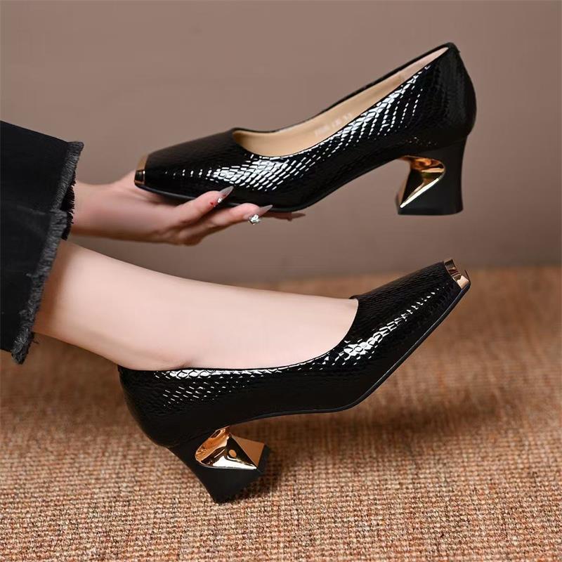 estilo británico de cabeza cuadrada de boca superficial zapatos de mujer primavera y otoño estilo francés tacones gruesos variados zapatos de cuero cómodos de talón medio