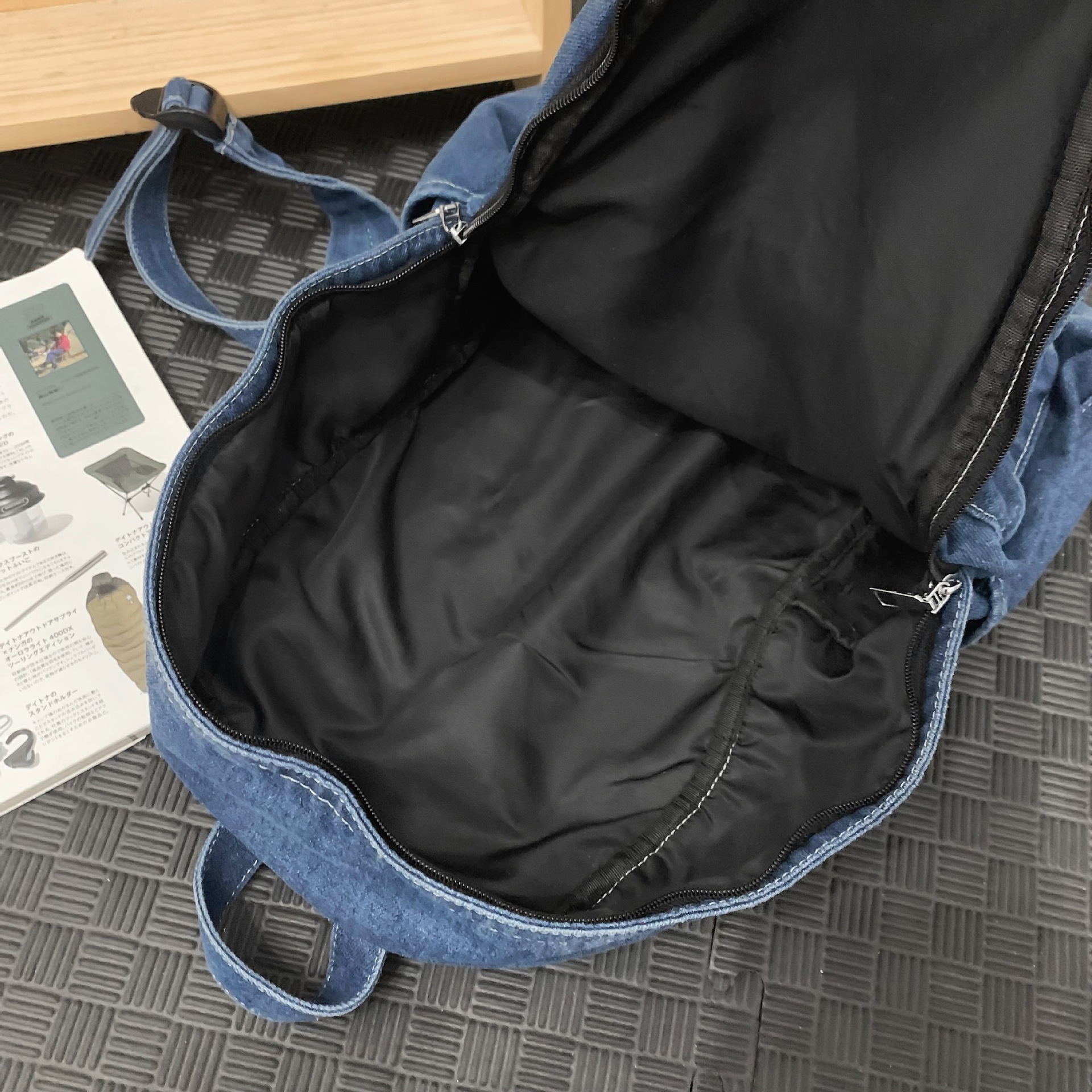 Mochila Mochila de mezclilla para estudiantes universitarios Mochila de gran capacidad para secundaria y preparatoria Mochila de viaje simple casual de moda al por mayor