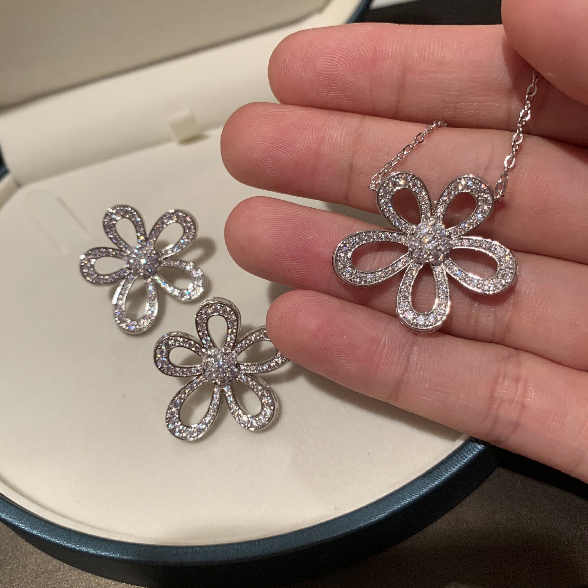 梵家高バージョンV金メッキ精工太陽花ネックレス軽豪華風太陽花ピアス太陽花指輪