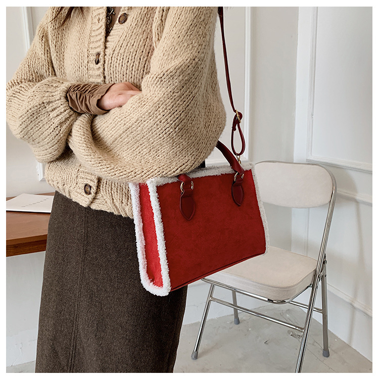 Casual Plush Large Bag Large Capacity Bag For Women 2021 New Western Style Shoulder Bag Autumn And Winter Textured Tote Bag display picture 11