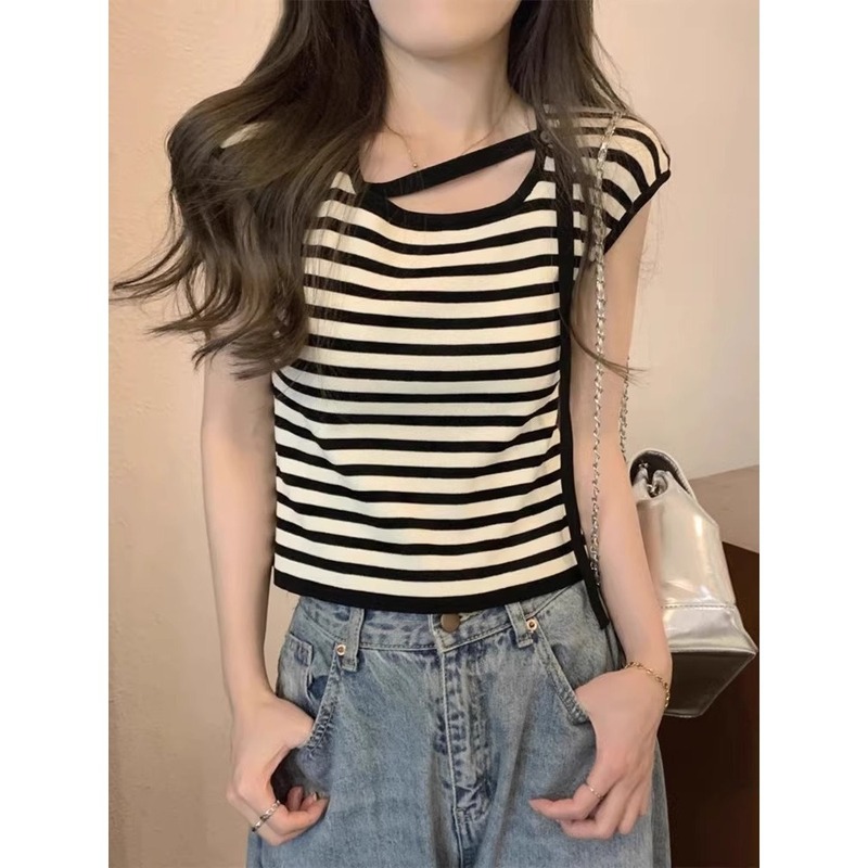 シックな夏フレンチスクエアカラーレースアップデザインニット半袖Tシャツホットガールショート薄手トップA3893|undefined