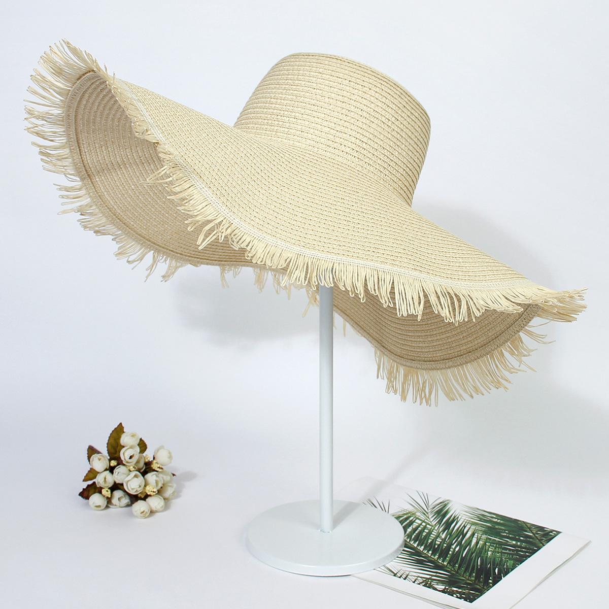 Women's Fashion Solid Color Straw Hat display picture 1