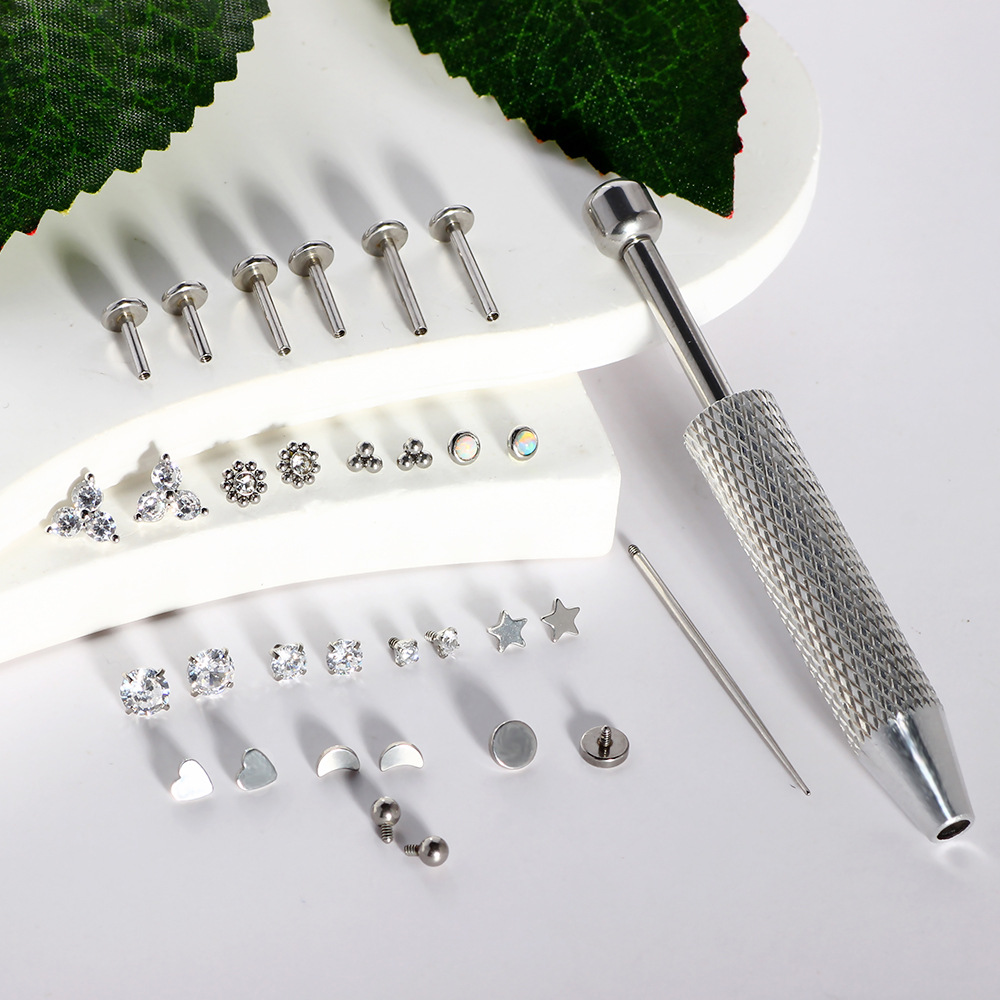 Pointed titanium steel lip stud product view