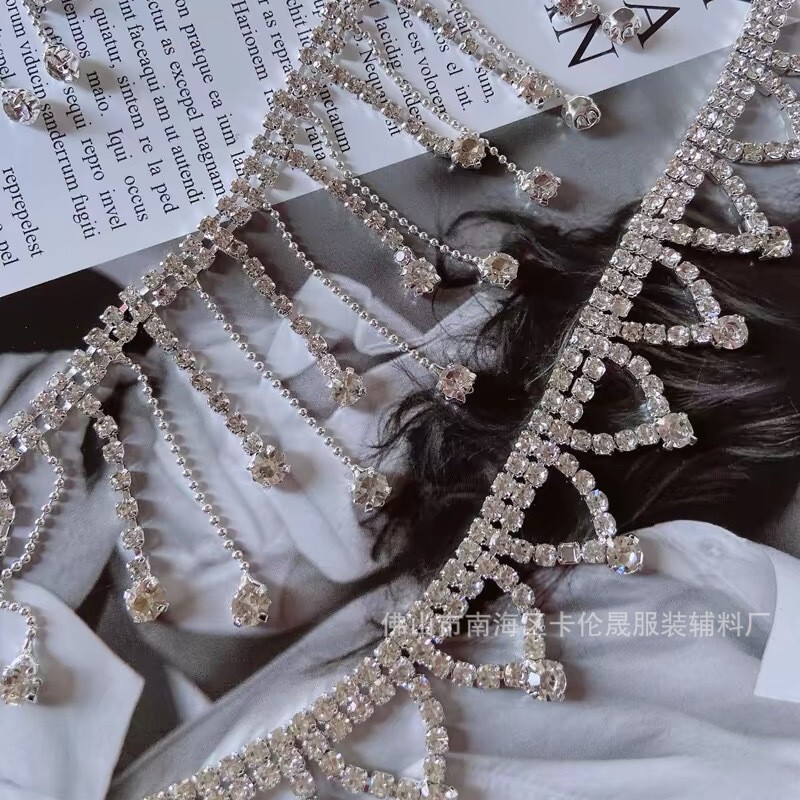 DIY Handmade Decorative Performance Suit Super Flash Fam Rhinestone Strip Dress Evening Wear Shoulder Collar Tassel Embellished Claw Chain DIY Handmade Decorative Performance Suit Super Flash Fam Rhinestone Strip Dress Evening Wear Shoulder Collar Tassel Embellished Claw Chain