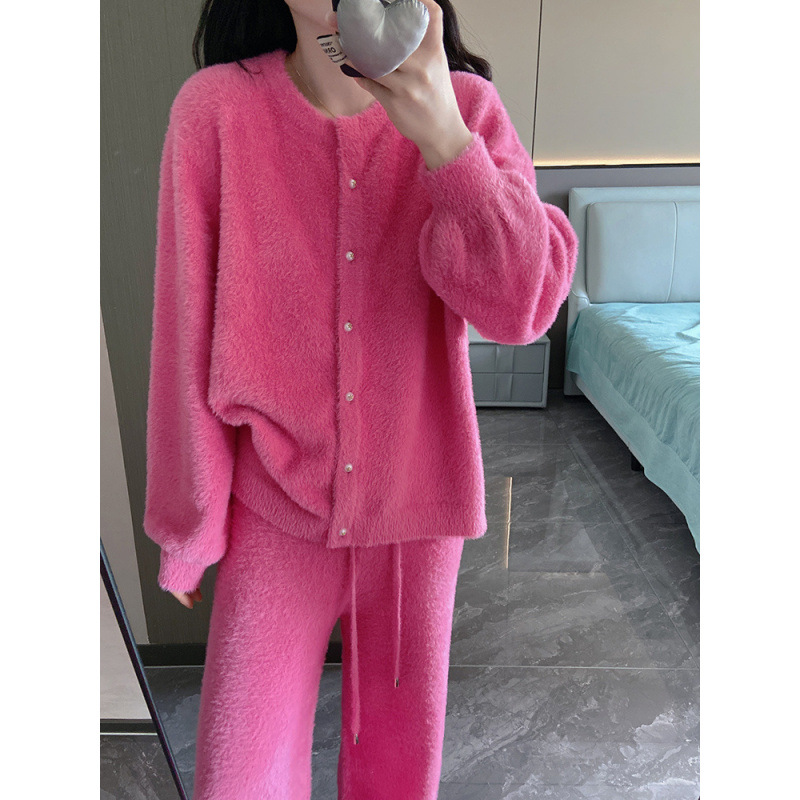 2024 새로운 잠옷 여성의 가을과 겨울 플란넬 기모 두꺼운 세트 고급 우아한 산호 양털 홈 옷