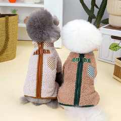 ペットの服の犬の服の外国貿易の双d型の環の4足の絨毯の秋冬のタイプの中で小型の犬は服の卸売りをかわいがります
