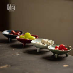 中国式の背の高い足の小さい精巧な果物の皿の陶磁器の宋代のお茶のお菓子の皿の家庭用の禅意のお菓子のお菓子は皿を並べます。