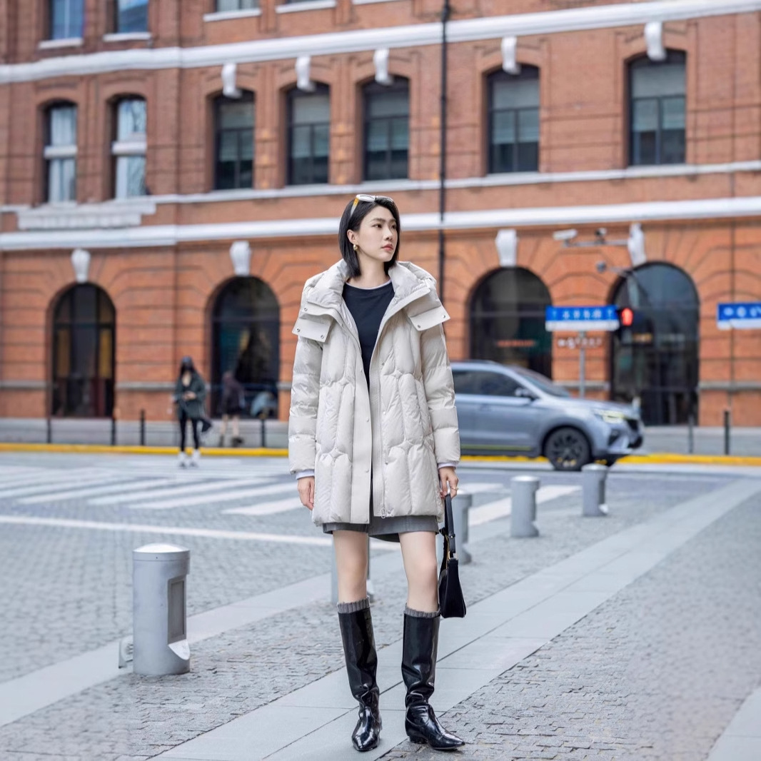 厂家2024冬新品中厂款A版羽绒服女90新国标鹅绒服外套保暖