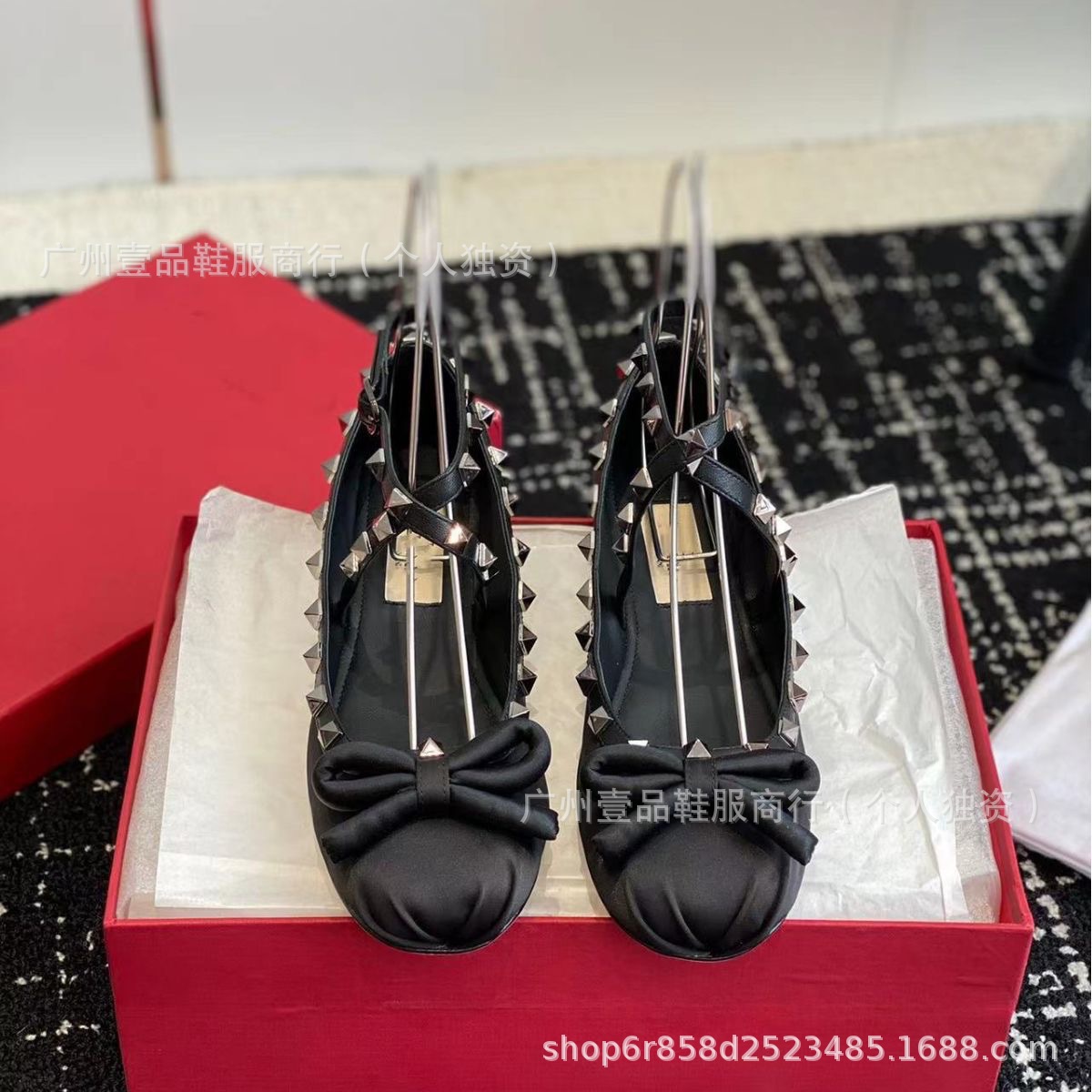 블랙 실크는 한 사이즈 작게 선택하는 것이 좋습니다