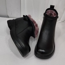 软皮防滑加厚棉靴2025冬季新款短靴女中老年保暖妈妈加绒雪地棉鞋