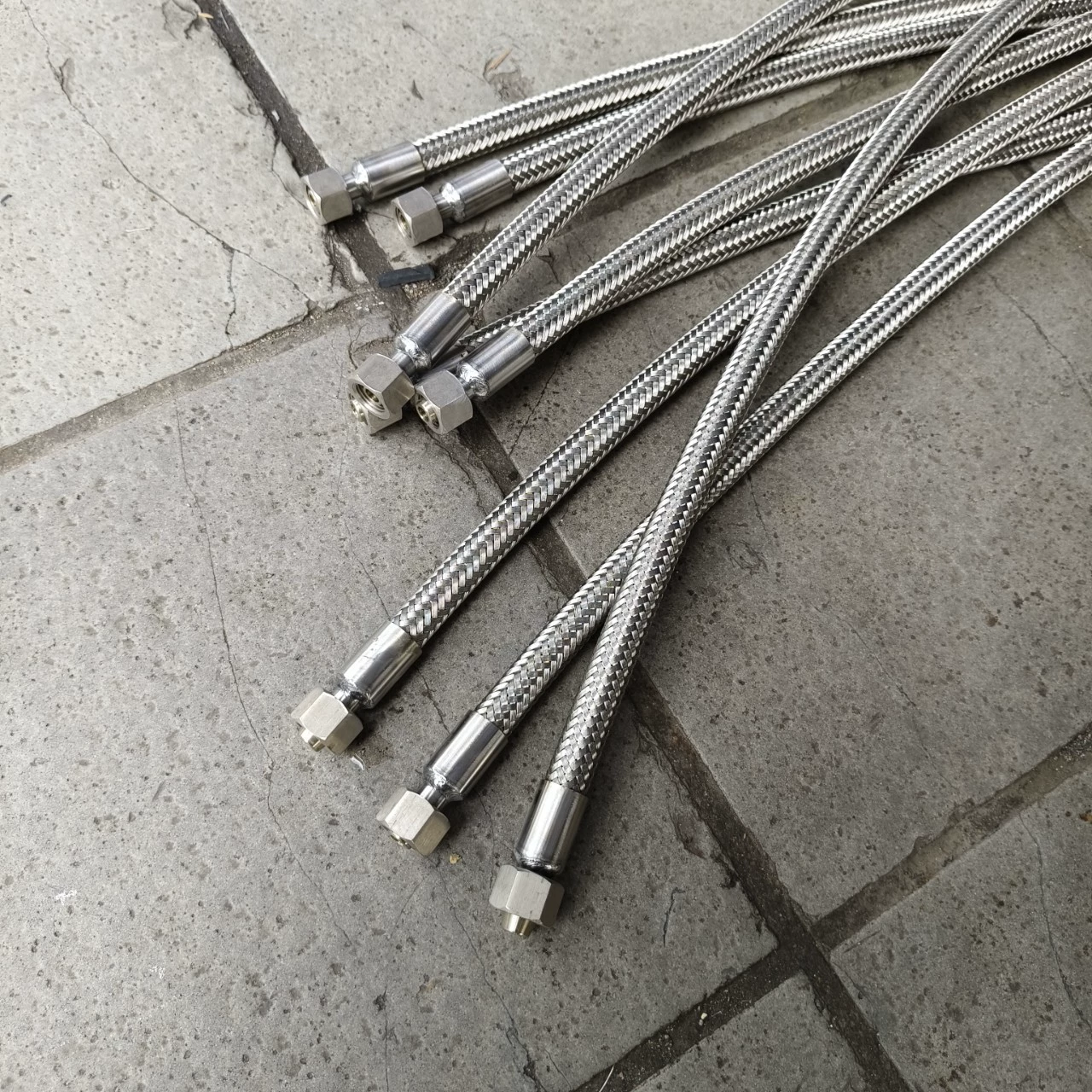 Обработка фланца металлический шланг гайка из нержавеющей стали гофрированная внутренняя подкладка из стальной проволоки