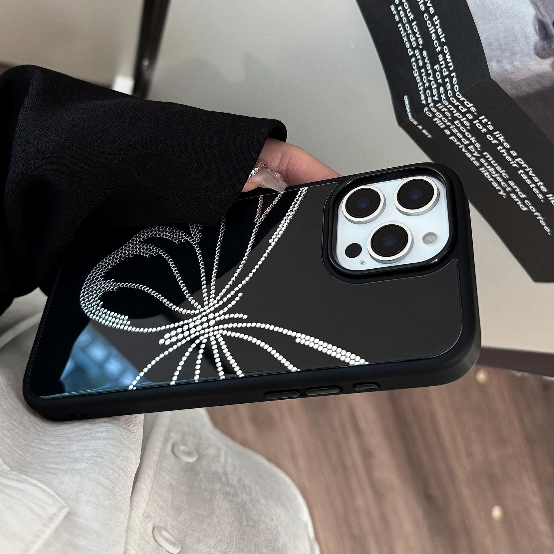 Schützende Handyhülle Mit Goldenem Schmetterling Für Iphone Modelle_voghion.com