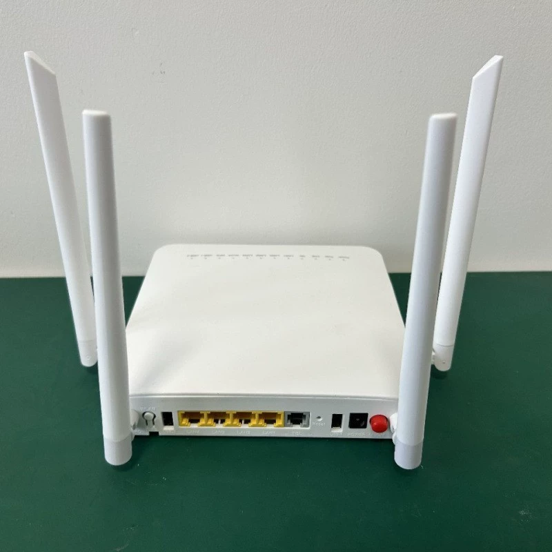 F670L 4-port thousand dual-band router suitable for English version smart broadband wireless