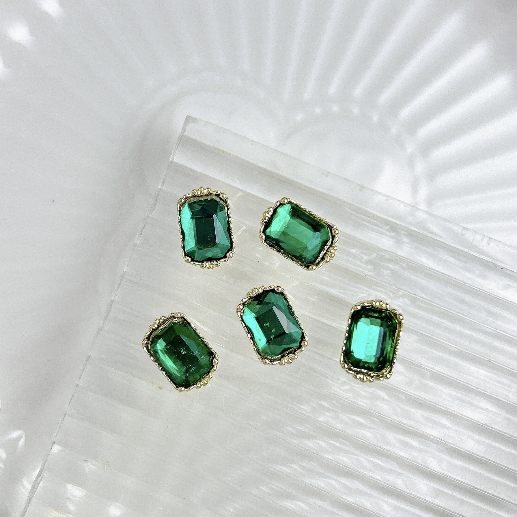 Nueva aleación china joyas de manicura taladro explosión grasa flash Fang amor gota de agua XiFeiYuan la misma armadura de la corte con taladro