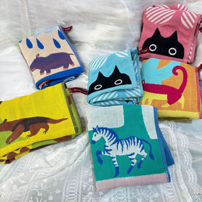 Pure Cotton Gauze Towel for Home Use, Soft and Absorbent Face Towel, All-Cotton for Adults and Children, Kindergarten Hanging Rope Cartoon Handkerchief
