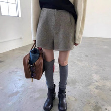 韩国东大门2025秋冬新款复古时尚高腰系扣口袋外穿阔腿休闲短裤女