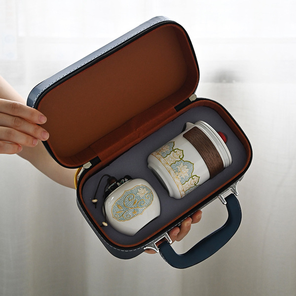 Handheld ceramic tea set for traveling