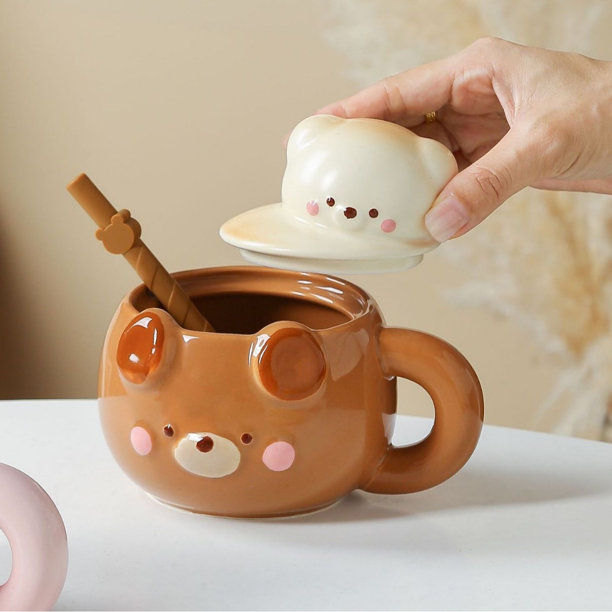 Creativo dibujos animados lindos tazas de cerámica osos tridimensionales de alto valor facial para el hogar taza de leche taza de desayuno regalo de cumpleaños