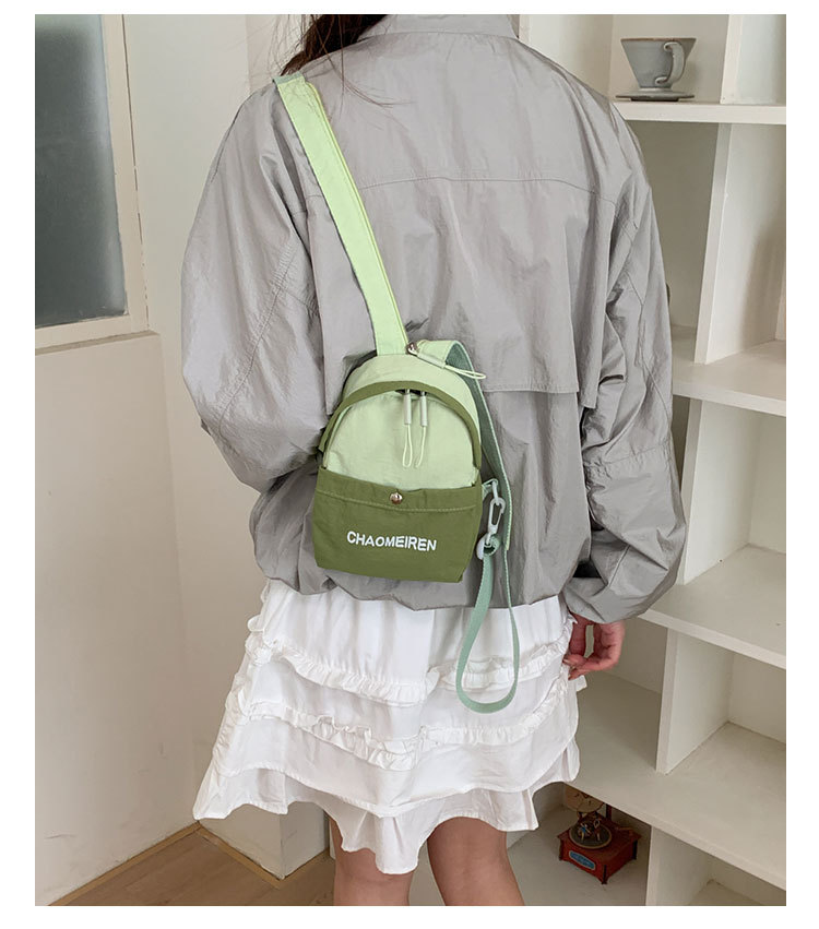 Mała torba w blokach kolorów, stylowy plecak z płótna, niszowy design, mini plecak_voghion.com