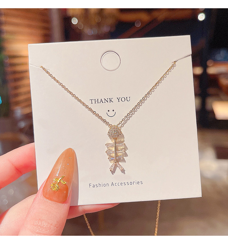 Fashion Zircon Fishbone Pendant Titanium Steel Necklace Simple Lavicle Chain display picture 3