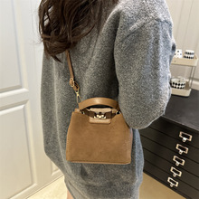 �͹��i�ۼ�ɫŮ���|��б��������r�К��|ͨ�ڰٴ�Ůʿ����