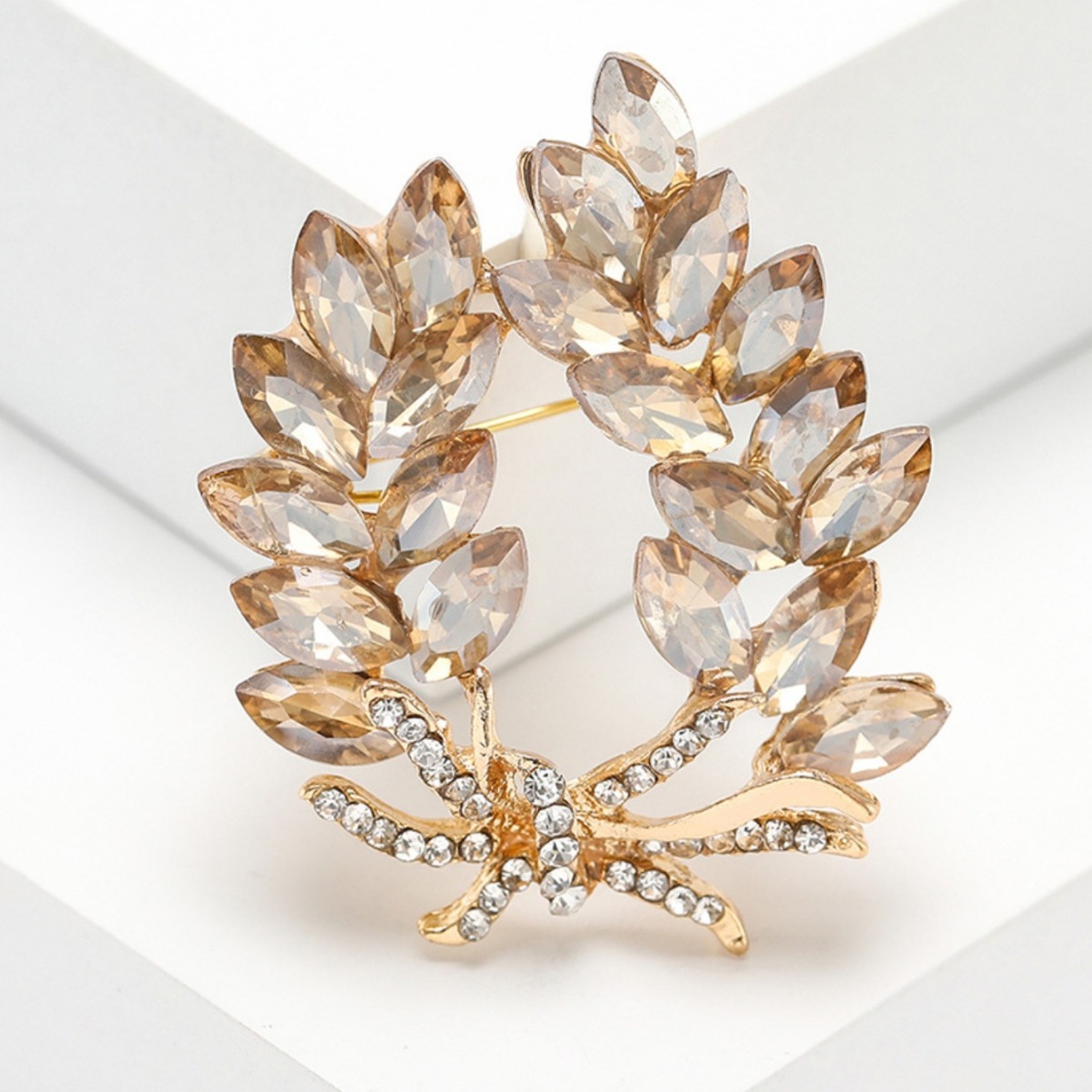 AliExpress Venta caliente Bauhinia broche de gama alta femenino temperamento anti-exposición pin diamante incrustado trigo oreja ramillete traje Accesorios image 5