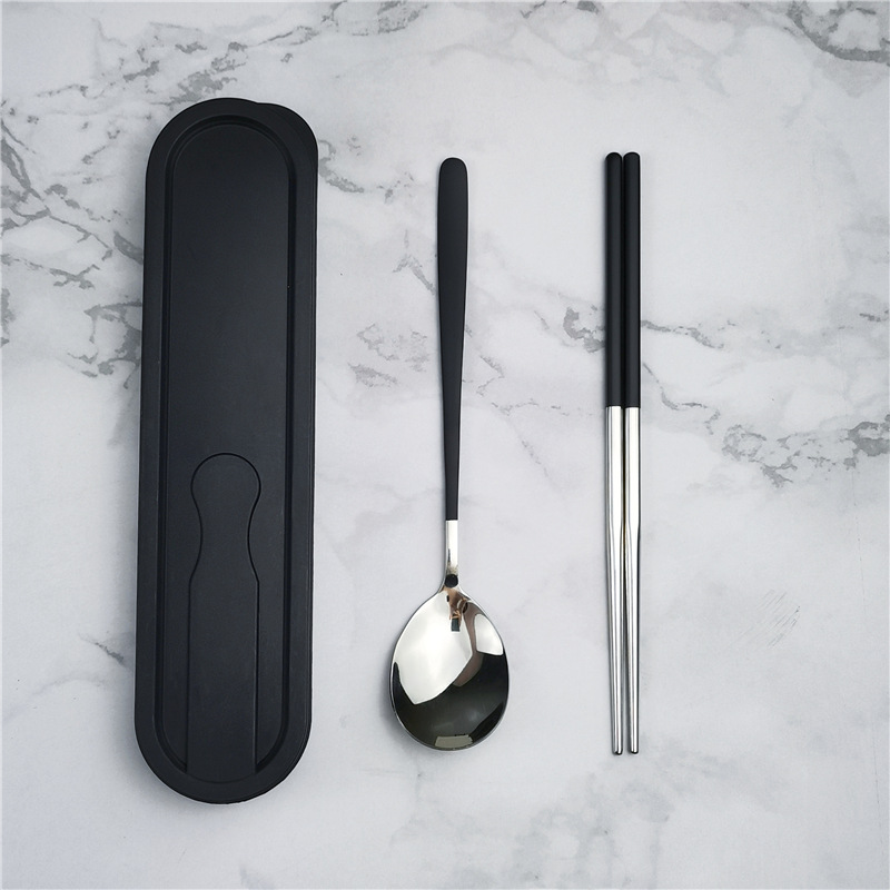 304 de acero inoxidable vajilla estilo coreano palillos conjunto de tres piezas traje portátil estudiante comedor al aire libre logotipo impreso