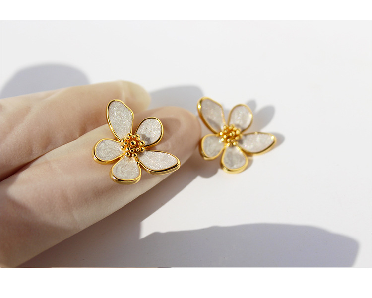 1 Pair Sweet Flower Copper Plating Ear Studs display picture 2