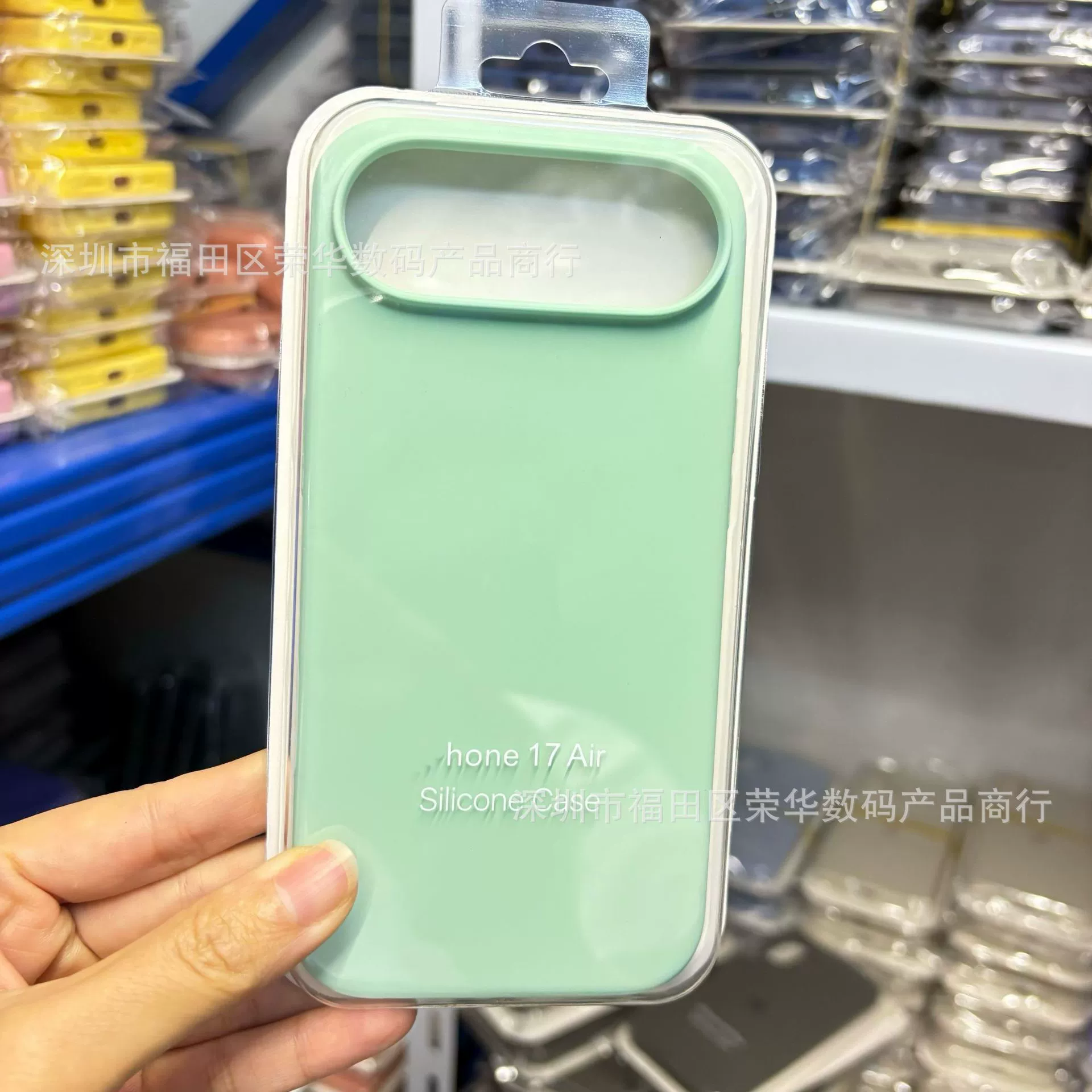 Чехол для телефона Apple iPhone17/iPhone17 Pro/iPhone17 Pro Max — жидкий силикон, кнопка камеры, защита от падений